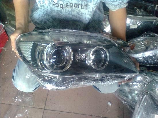 供應(yīng)寶馬730i前大燈，方向機(jī)，尾燈，保險(xiǎn)杠，原裝拆車件