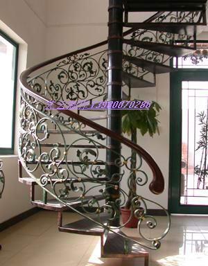 供應(yīng)鐵藝樓梯選擇天津鑫印