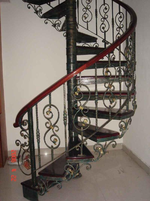 供應(yīng)鐵藝樓梯選擇天津鑫印