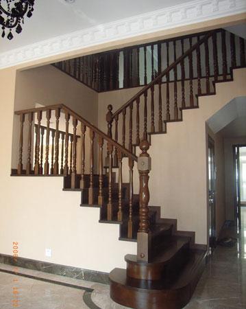 供應(yīng)天津鑫印鋼木樓梯廠家直銷(xiāo)