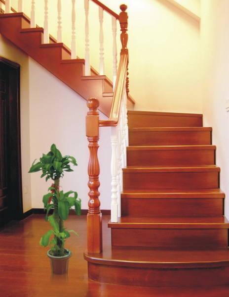 供應(yīng)天津鑫印鋼木樓梯廠家直銷(xiāo)