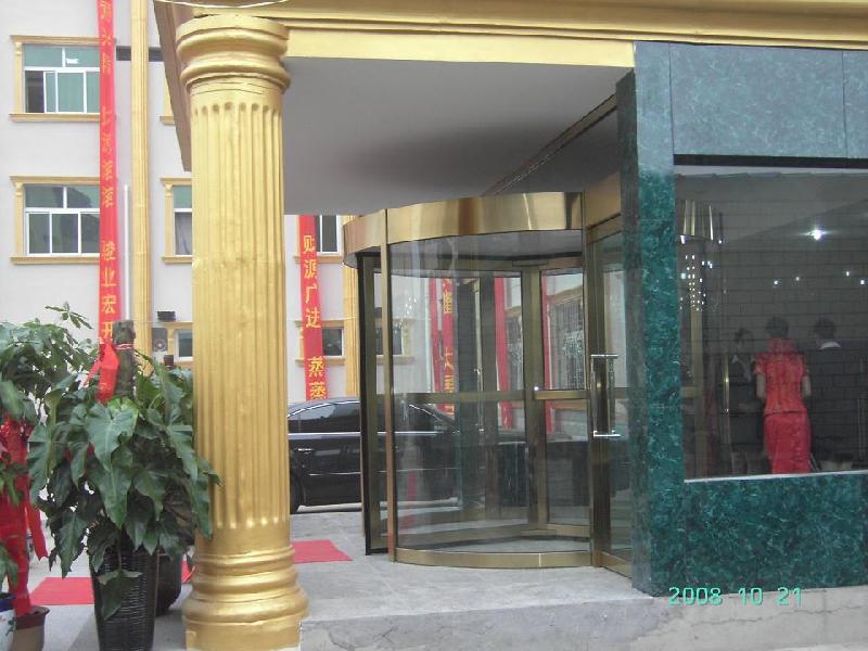 供應(yīng)河南手動(dòng)旋轉(zhuǎn)門(mén) 兩翼旋轉(zhuǎn)門(mén) 電動(dòng)三翼旋轉(zhuǎn)門(mén) 手動(dòng)三翼旋轉(zhuǎn)門(mén)