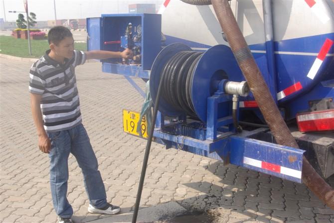 供應(yīng)河?xùn)|區(qū)疏通馬桶，疏通管道，清洗管道，清理化糞池