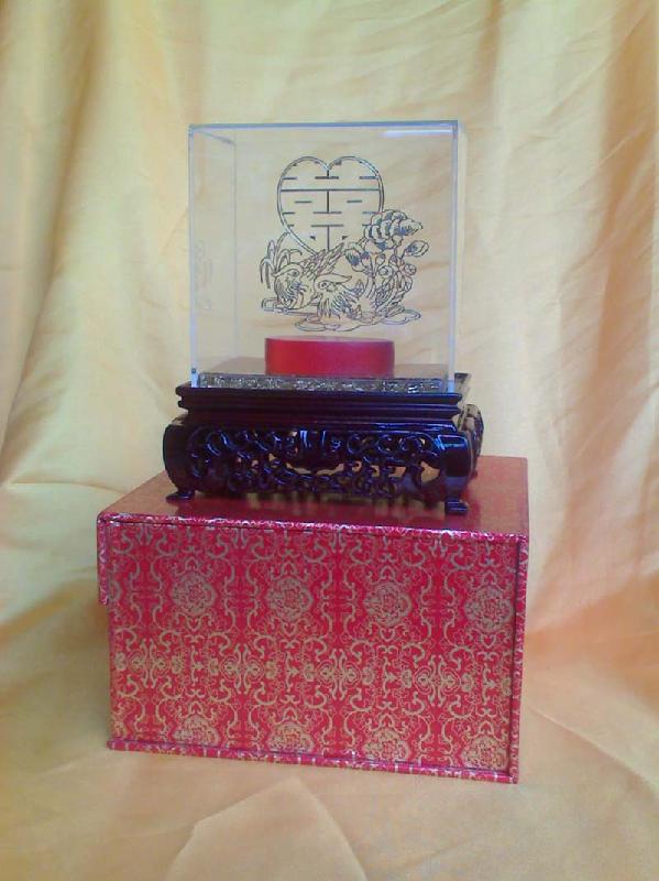 供應(yīng)仿紅木通花工藝底座