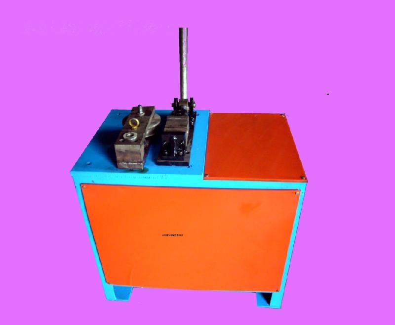 供應(yīng)電動三輪車大架*彎管機