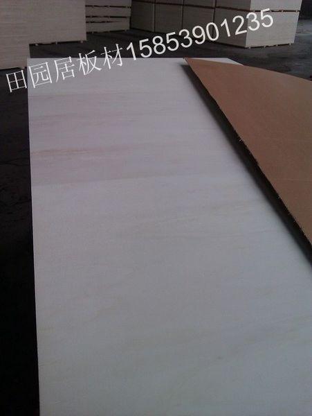 供應9mm單面三聚氰胺板臨沂膠合板廠家