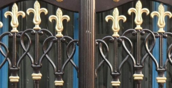 供應(yīng)武漢東易門業(yè)鑄鋁別墅花園大門