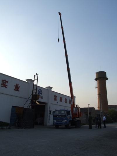 12噸直臂式隨車起重機(jī)圖片