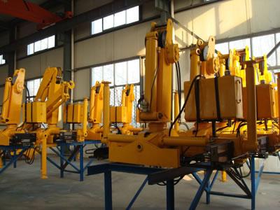 供應(yīng)5噸直臂式隨車起重機(jī)