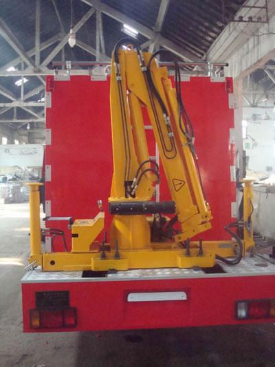 隨車起重機(jī)折臂式1噸圖片