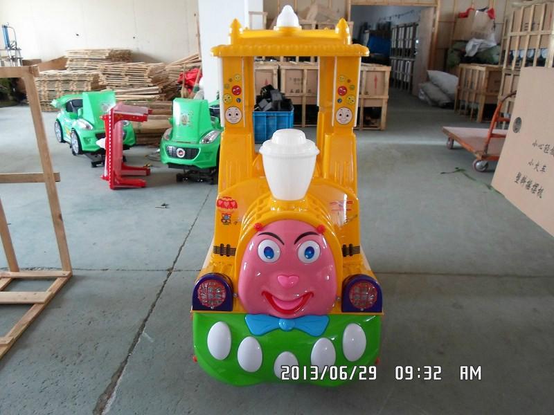 供應(yīng)南陽(yáng)社旗托馬斯帶棚小火車投幣機(jī)紅黃藍(lán)綠可挑選變形金剛搖搖機(jī)生產(chǎn)
