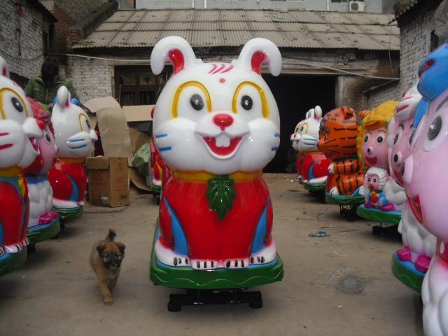 供應(yīng)洛陽平陸升降旋轉(zhuǎn)搖擺小飛機搖搖車搖擺戰(zhàn)斗小飛機美羊羊投幣機銷售