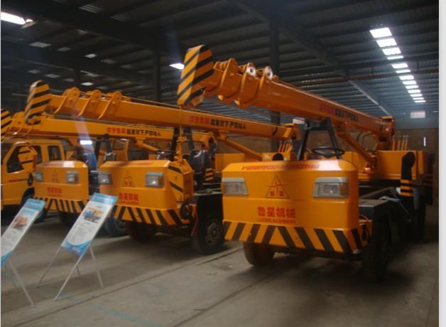供應(yīng)魯星4噸吊車