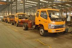 供應(yīng)魯星液壓吊車吊車唐駿汽車底盤吊車