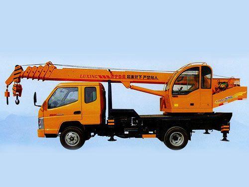 供應(yīng)唐駿3500底盤吊車