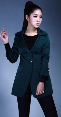 供應青島西服職業(yè)裝風衣定制定做