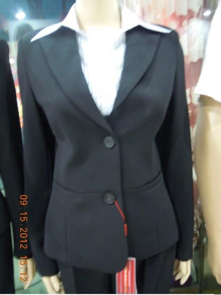 供應(yīng)青島長(zhǎng)袖衛(wèi)衣職業(yè)西裝專業(yè)定制定做