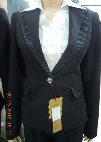 供應(yīng)青島長(zhǎng)袖衛(wèi)衣職業(yè)西裝專業(yè)定制定做