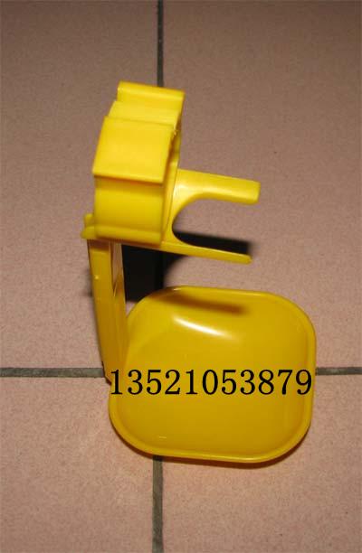 供應(yīng)新疆乳頭飲水器禽用自動(dòng)飲水器