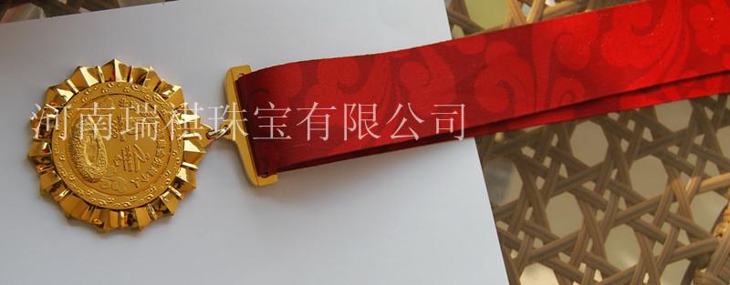 供应河南社旗县2012中秋节礼品,中秋纯金纯银纪念章定制,中秋彩银纪