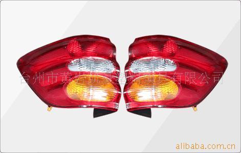 供應大型前車燈模具制造廠家凱豪模具，車燈模具生產(chǎn)供應商凱豪模具廠