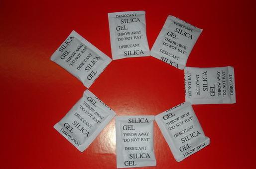 供應(yīng)優(yōu)質(zhì)環(huán)保硅膠干燥-防潮珠