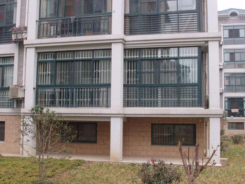 供應(yīng)徐州新型折疊推拉防盜窗