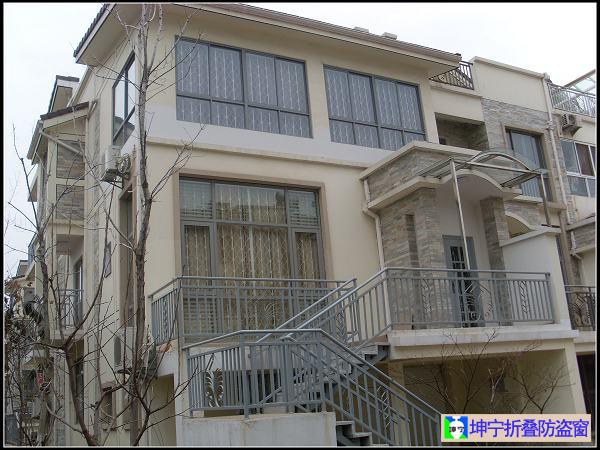 供應(yīng)小區(qū)內(nèi)置專業(yè)防盜窗