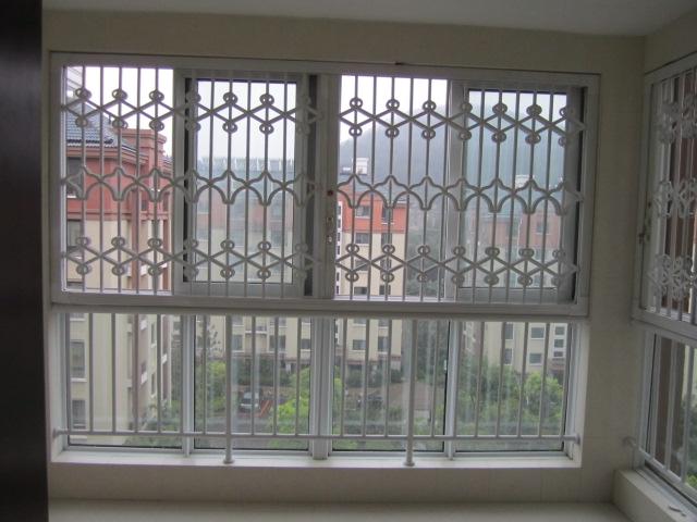 供應(yīng)內(nèi)置折疊防盜窗-承接防盜窗工程