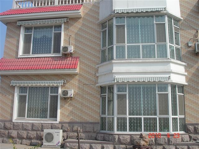 供應內(nèi)置-折疊防盜窗