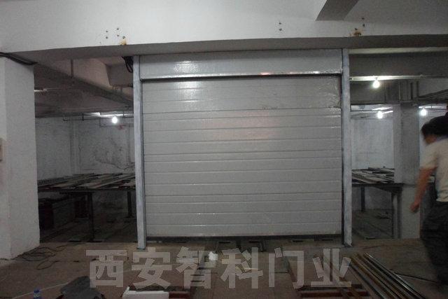 供應(yīng)車庫(kù)滑升門供應(yīng)商