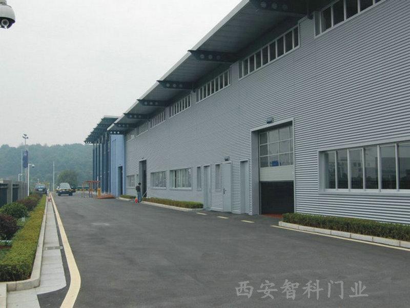 供應(yīng)大型工廠車間提升門