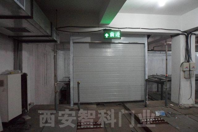 供應(yīng)車庫(kù)滑升門供應(yīng)商