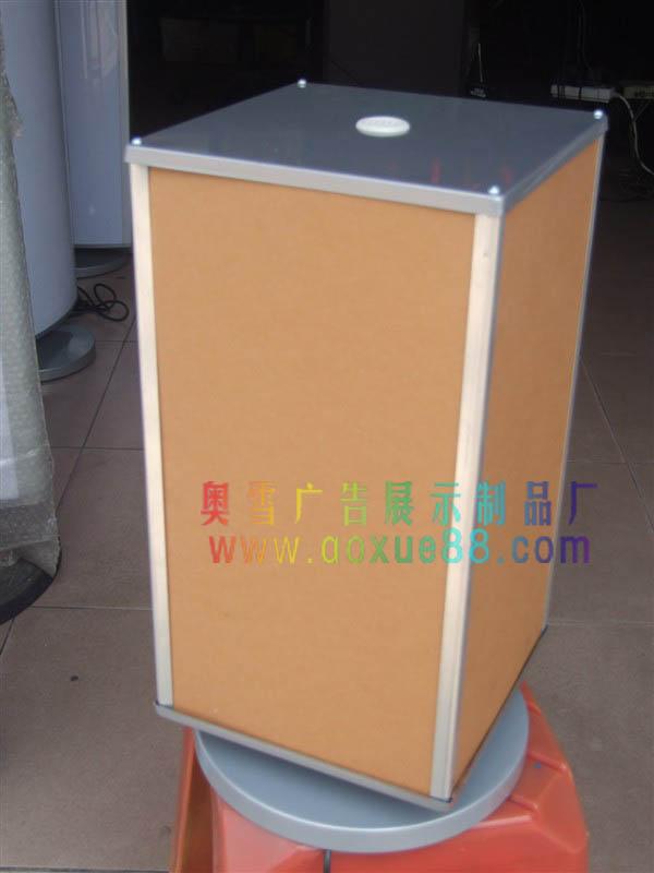 臺式四面旋轉(zhuǎn)燈箱圖片