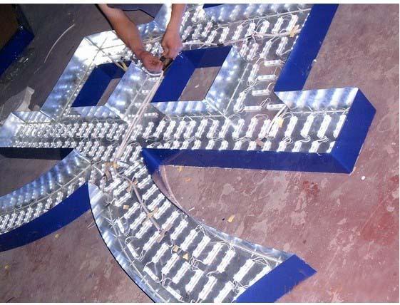 供應(yīng)外露LED燈發(fā)光字