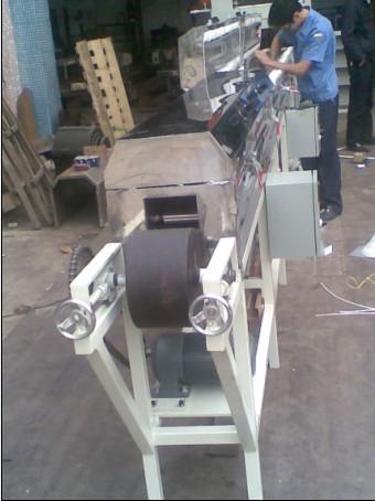 供應(yīng)硅膠制品*擠出機(jī)