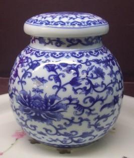 供應(yīng)加工景德鎮(zhèn)瓷器陶瓷紀(jì)念品禮品瓷紀(jì)念盤定做訂制紀(jì)念杯茶葉罐紀(jì)念碗