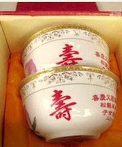 供應(yīng)加工景德鎮(zhèn)瓷器陶瓷紀(jì)念品禮品瓷紀(jì)念盤定做訂制紀(jì)念杯茶葉罐紀(jì)念碗