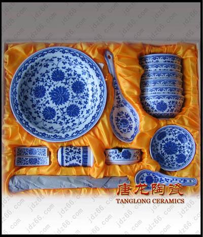 供應(yīng)傳統(tǒng)青花玲瓏景德鎮(zhèn)經(jīng)典青花玲瓏碗玲瓏餐具