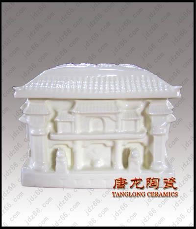 供應(yīng)雕刻陶瓷骨灰盒手繪陶瓷骨灰盒粉彩陶瓷骨灰盒殯葬用品