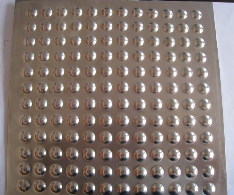 供應(yīng)鱷魚嘴防滑板/安平縣鱷魚齒防滑板