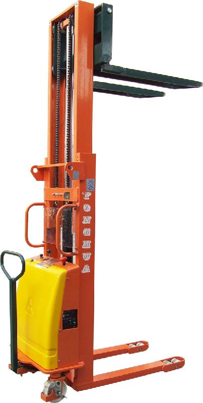 半電動堆高車DCS圖片