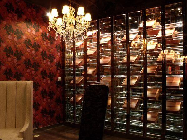 供應(yīng)深圳不銹鋼酒架