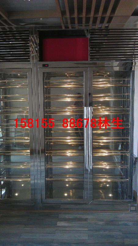 深圳高級(jí)酒店紅酒莊展示架圖片