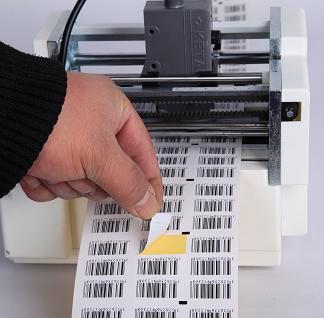 供應(yīng)自動不干膠劃線機(jī)