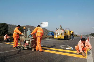 供应广东热溶冷涂标线车位线，广州地坪线、深圳公路划线、东莞减速线