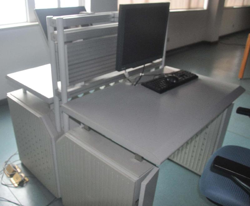 二人位電子閱覽桌圖片