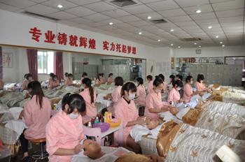 福建哪個化妝培訓(xùn)學(xué)校就業(yè)率*