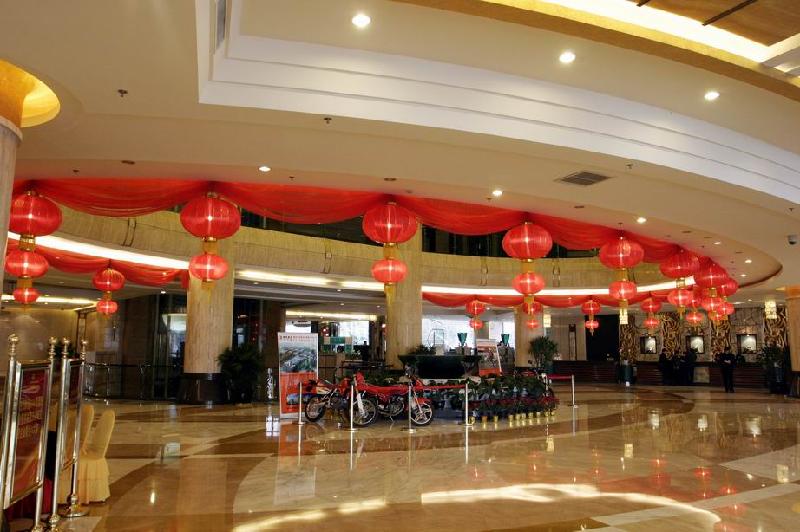 供應(yīng)商業(yè)店面品牌專柜的設(shè)計(jì)制作室內(nèi)空間的裝飾設(shè)計(jì)及施工