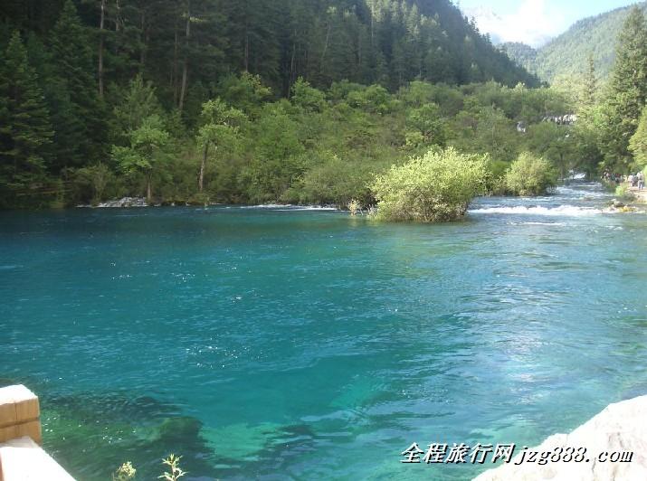 九寨沟旅游包车厂家供应九寨沟旅游包车